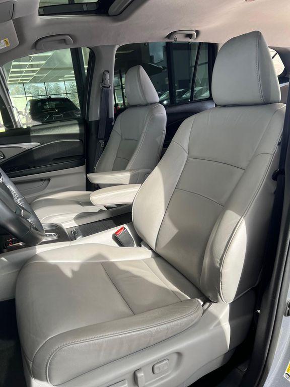 used 2022 Honda Pilot car, priced at $33,750