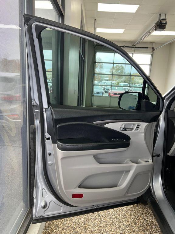 used 2022 Honda Pilot car, priced at $33,750