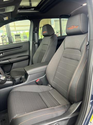 new 2026 Honda CR-V Hybrid car, priced at $40,195