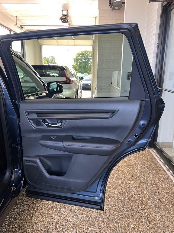new 2026 Honda CR-V Hybrid car, priced at $40,250
