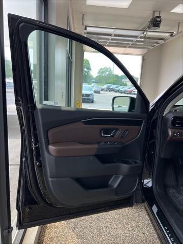 new 2025 Honda Pilot car, priced at $55,260