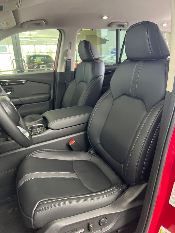 new 2025 Honda Pilot car, priced at $48,280