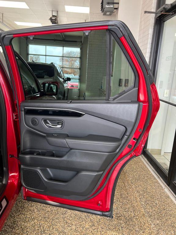 new 2025 Honda Pilot car, priced at $48,280