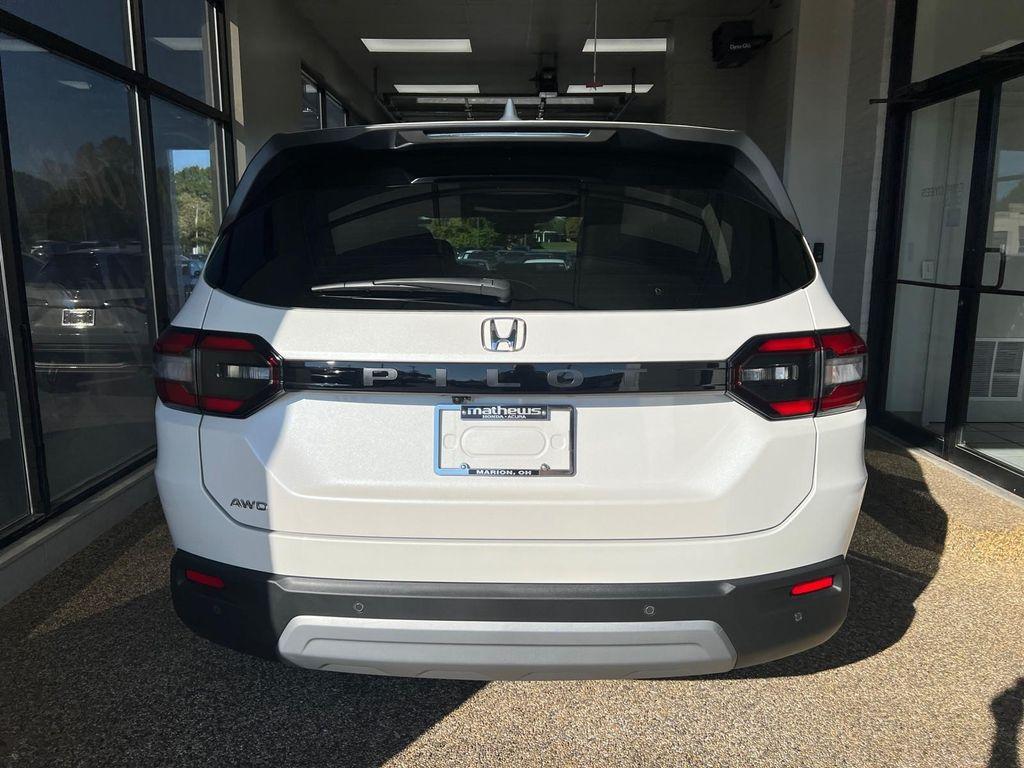 new 2025 Honda Pilot car, priced at $47,550