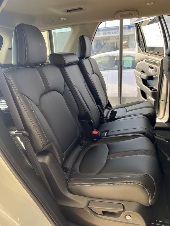 new 2025 Honda Pilot car, priced at $47,550