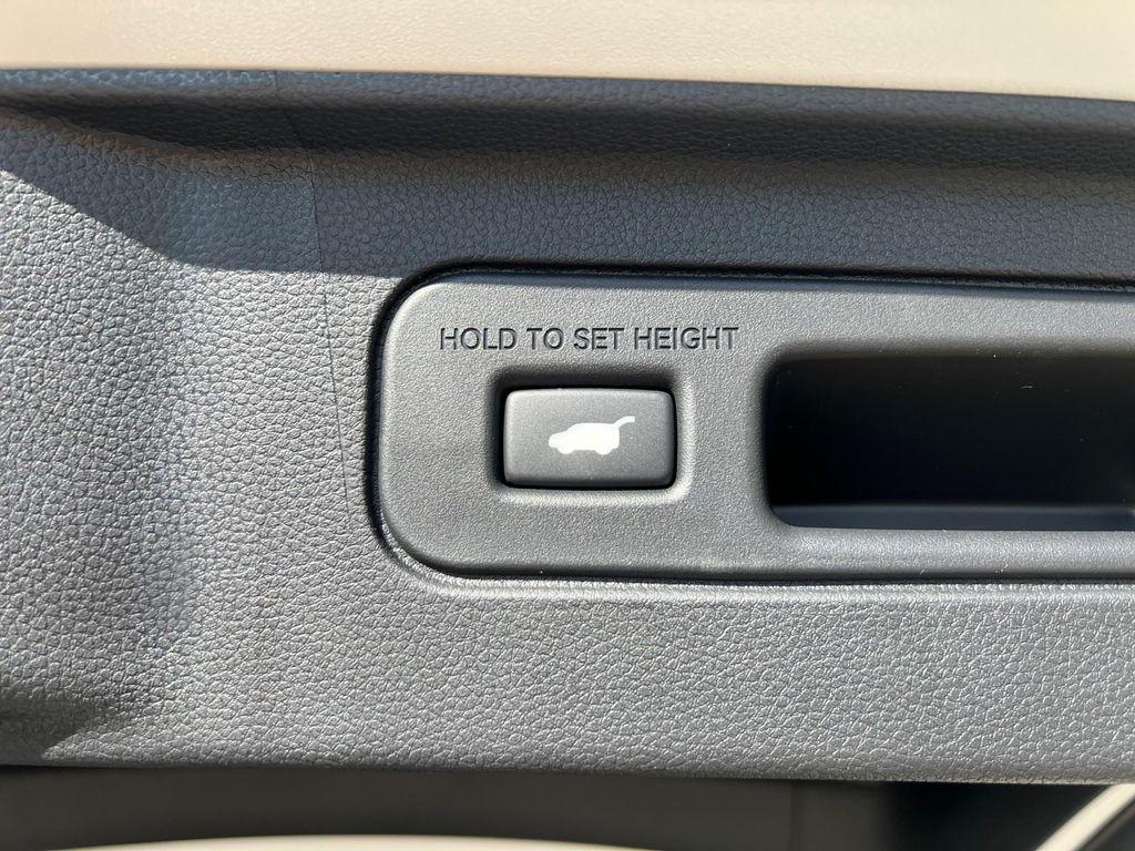 new 2025 Honda Pilot car, priced at $47,550