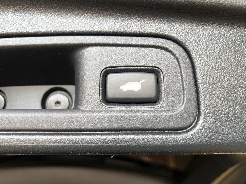 used 2021 Honda Pilot car, priced at $27,750