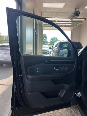 new 2025 Honda Pilot car, priced at $56,030