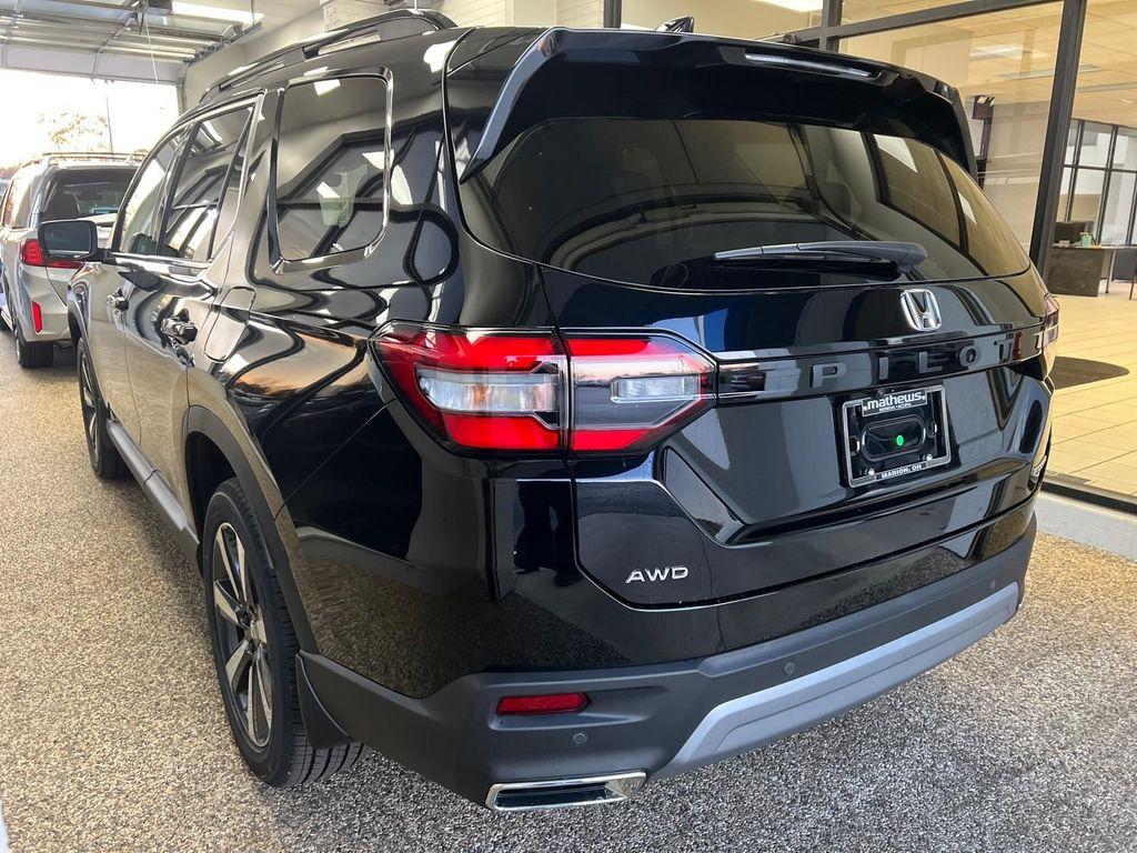 new 2025 Honda Pilot car, priced at $51,095