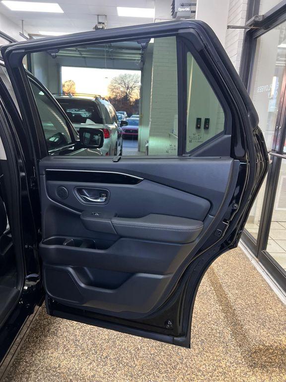 new 2025 Honda Pilot car, priced at $51,095