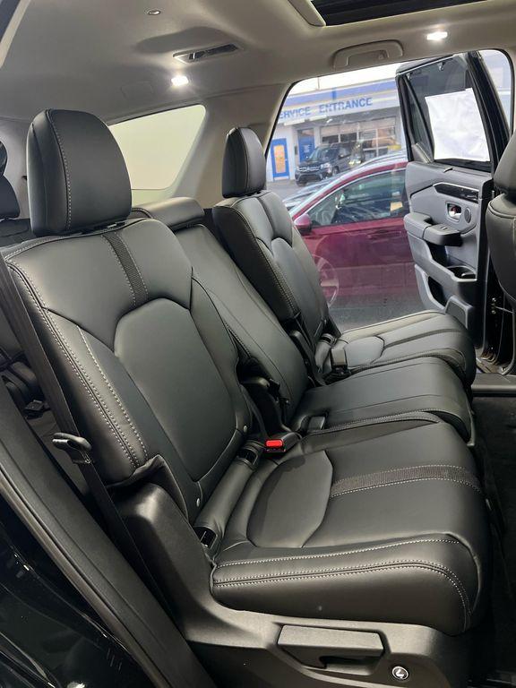 new 2025 Honda Pilot car, priced at $51,095