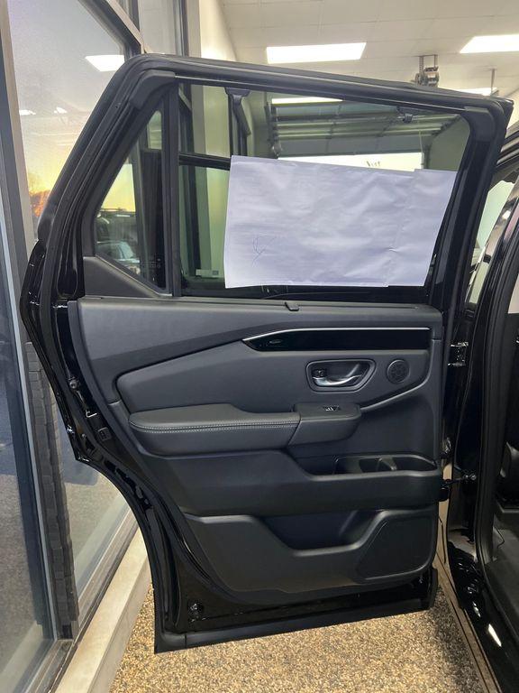 new 2025 Honda Pilot car, priced at $51,095