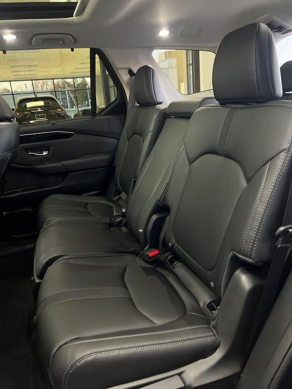 new 2025 Honda Pilot car, priced at $51,095