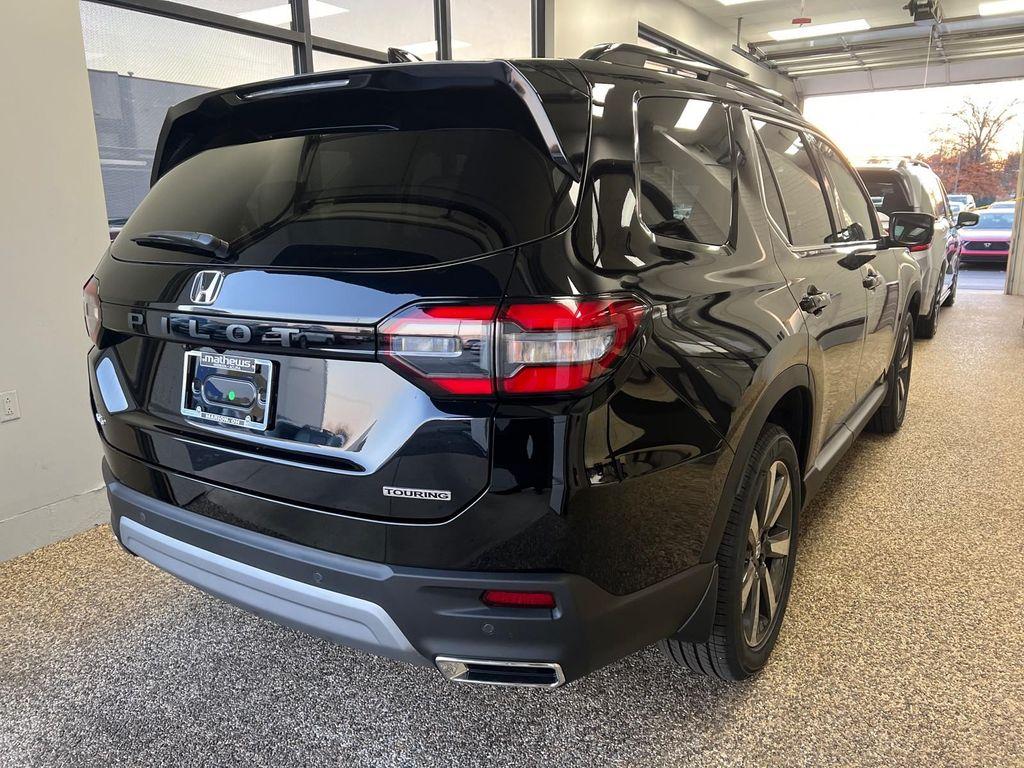 new 2025 Honda Pilot car, priced at $51,095
