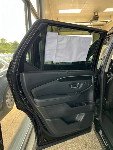 new 2025 Honda Pilot car, priced at $56,250