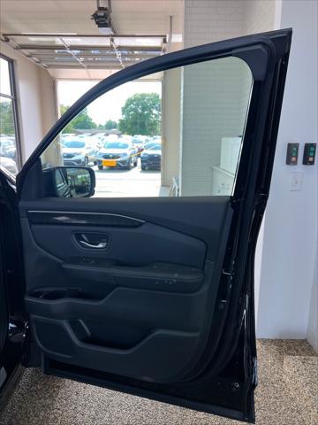 new 2025 Honda Pilot car, priced at $56,250