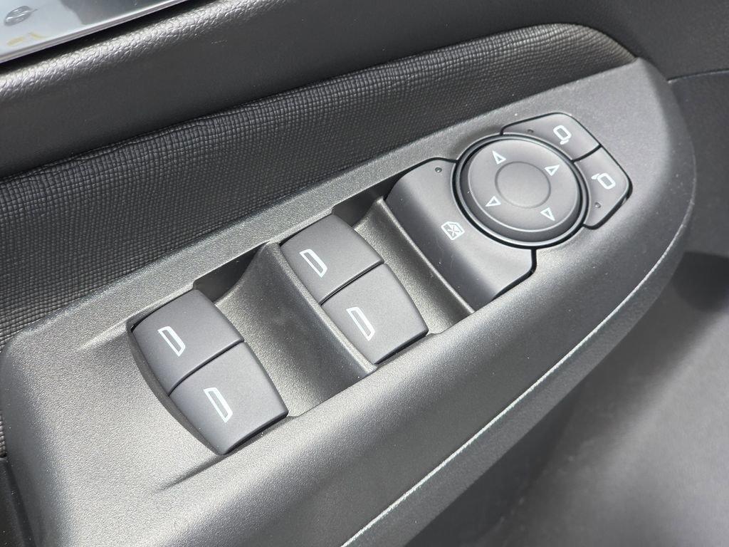 new 2025 Buick Envista car, priced at $24,295