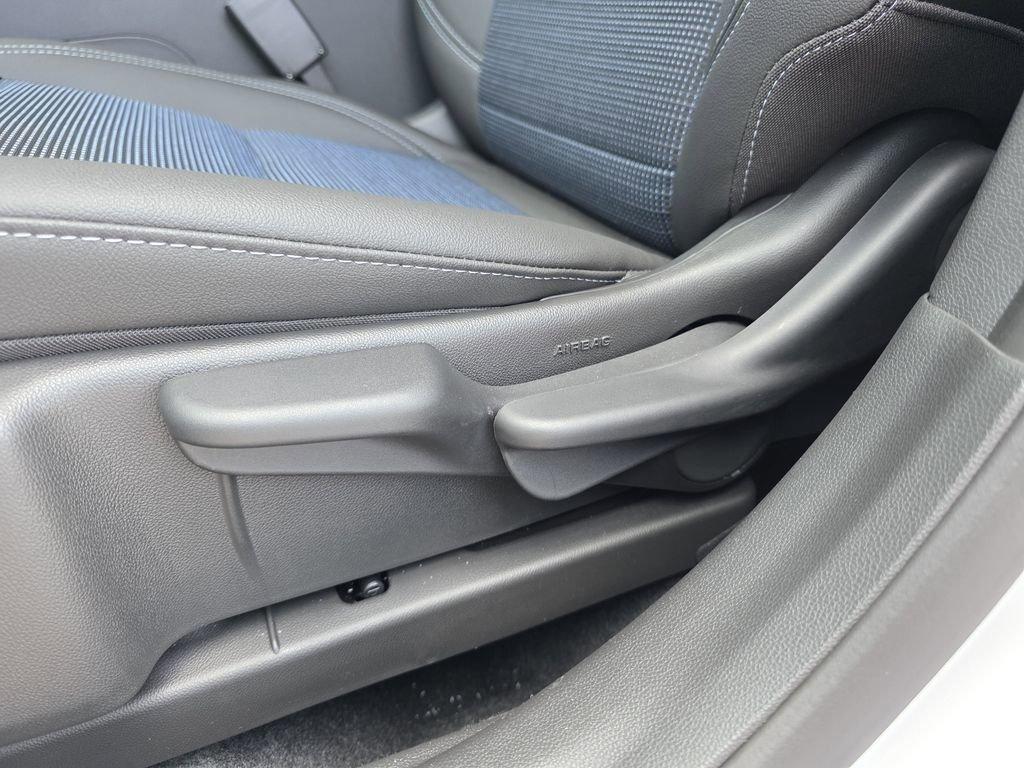 new 2025 Buick Envista car, priced at $24,295