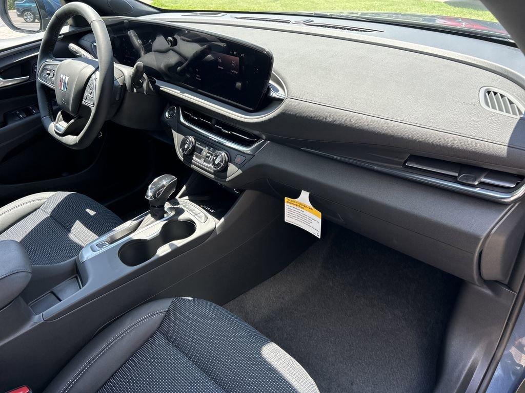 new 2025 Buick Envista car, priced at $25,415