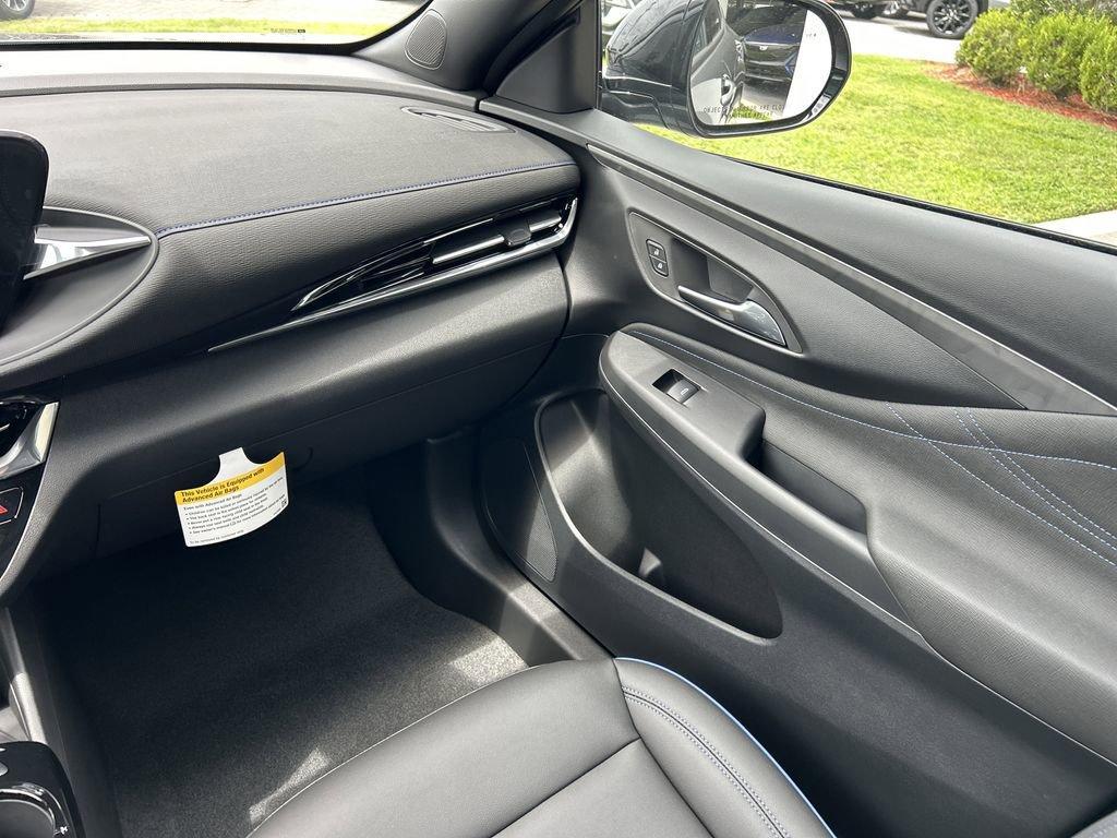 new 2025 Buick Envista car, priced at $27,070