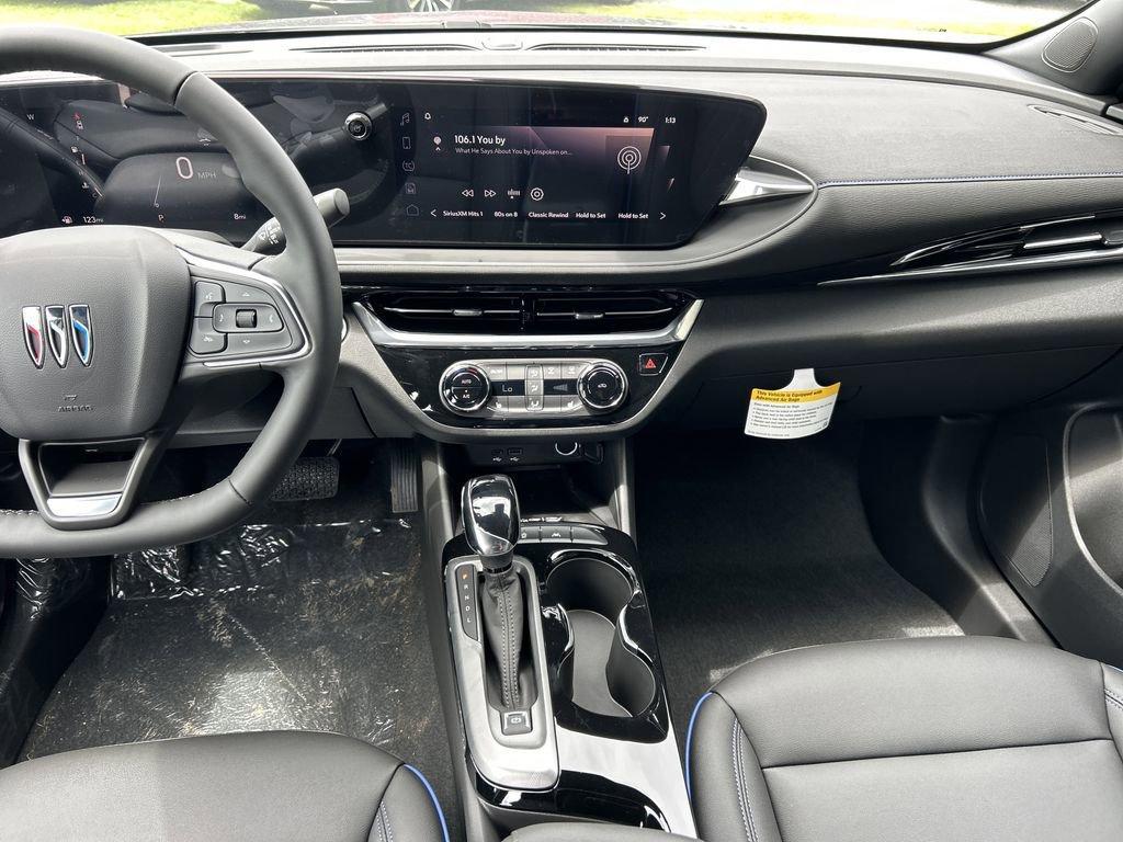 new 2025 Buick Envista car, priced at $27,070
