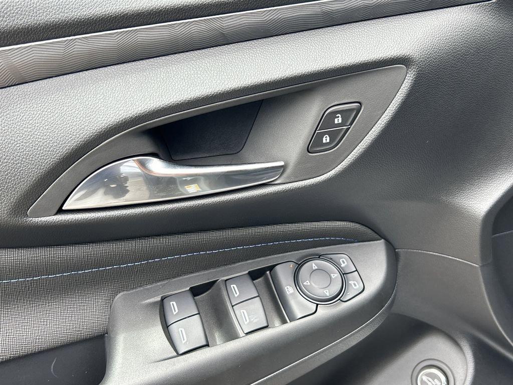 new 2025 Buick Envista car, priced at $27,070