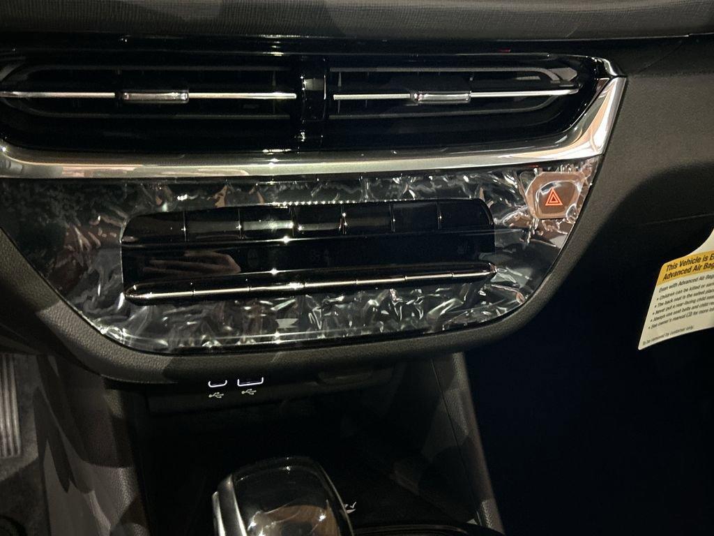 new 2025 Buick Envista car, priced at $28,585