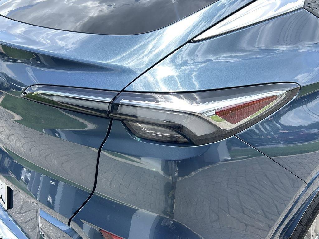 new 2025 Buick Envista car, priced at $28,585