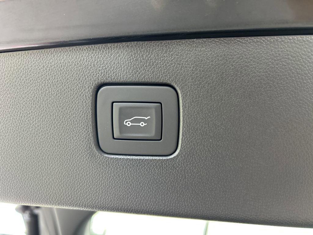 new 2025 Buick Envista car, priced at $27,475
