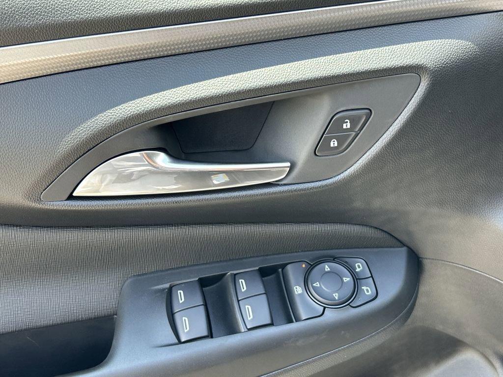 new 2025 Buick Envista car, priced at $28,585