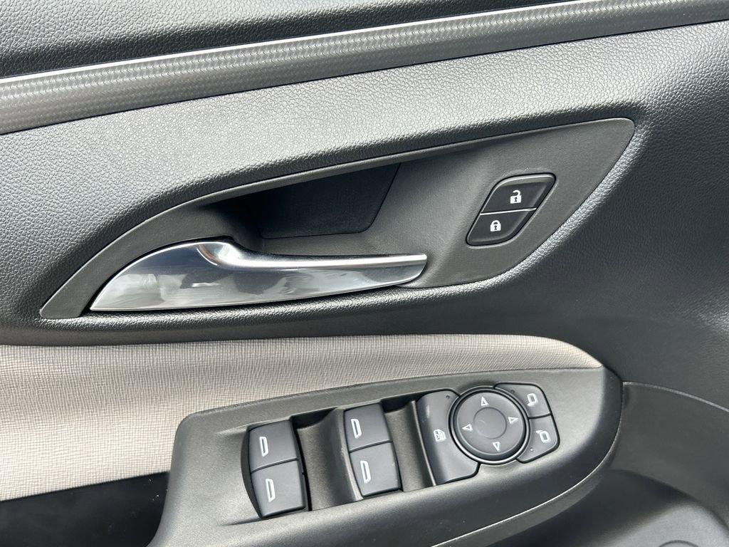 new 2025 Buick Envista car, priced at $29,185