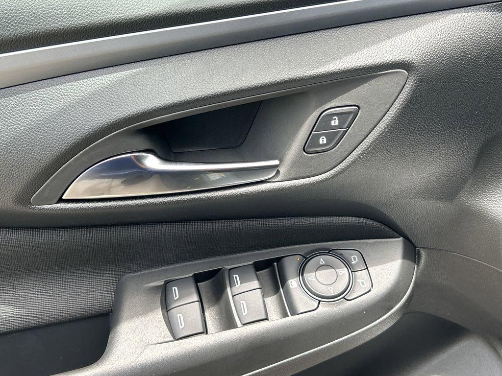 new 2025 Buick Envista car, priced at $24,820