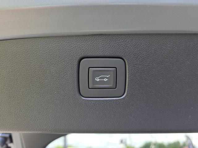 new 2025 Buick Envista car, priced at $30,110