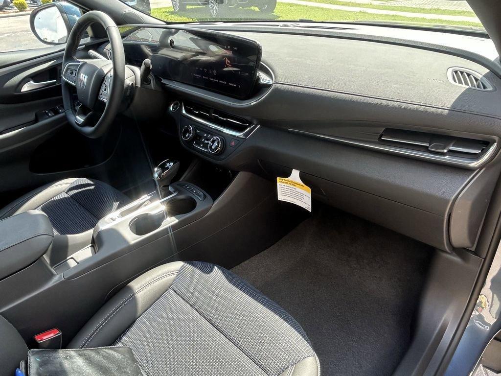 new 2025 Buick Envista car, priced at $24,820