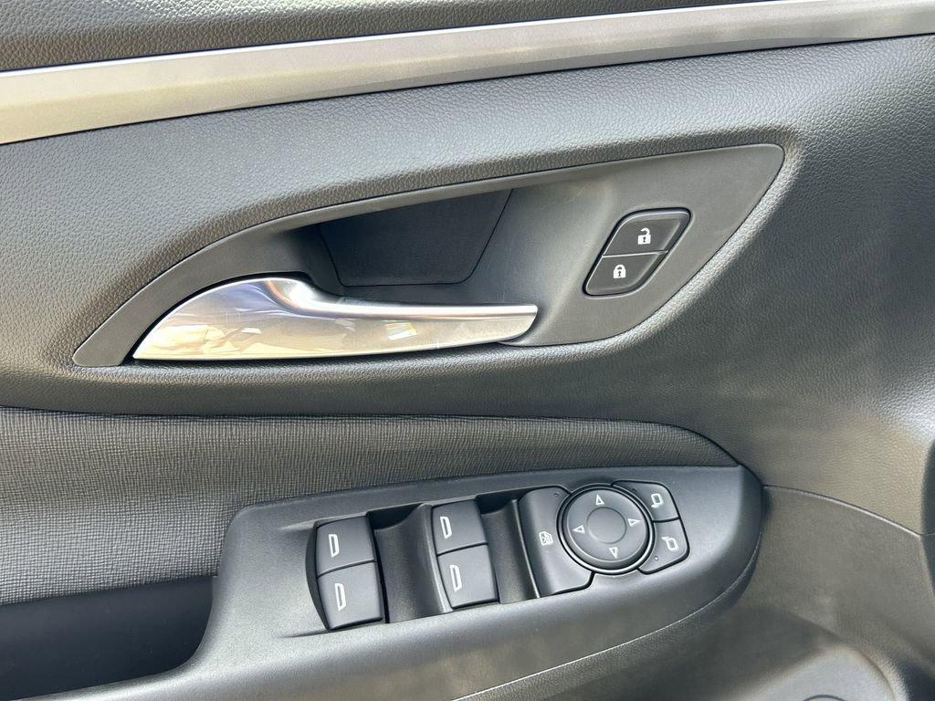 new 2025 Buick Envista car, priced at $25,415
