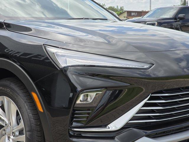 new 2025 Buick Envista car, priced at $27,025