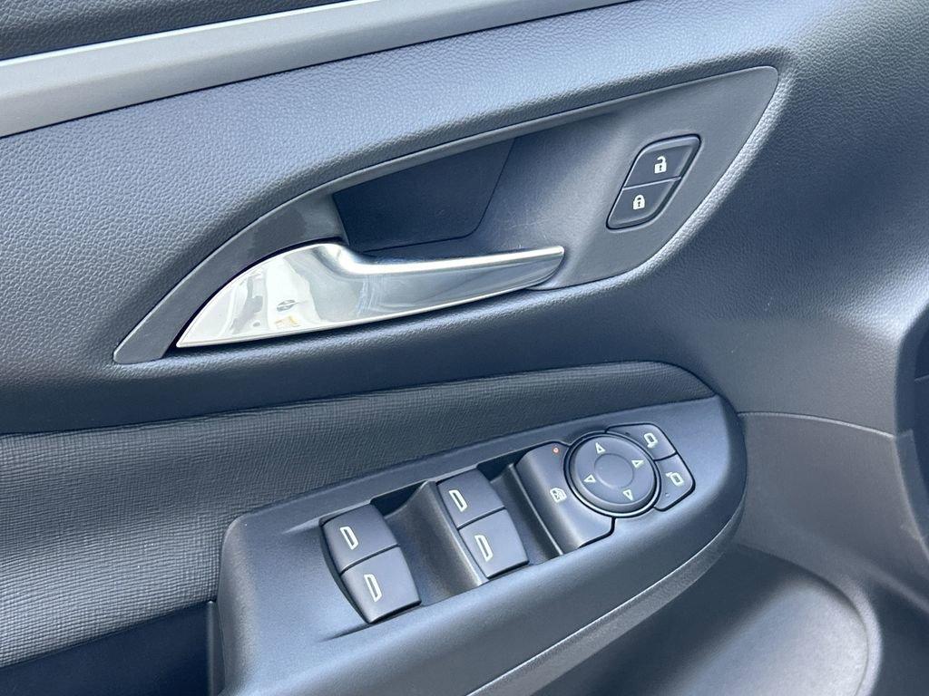 new 2025 Buick Envista car, priced at $23,290