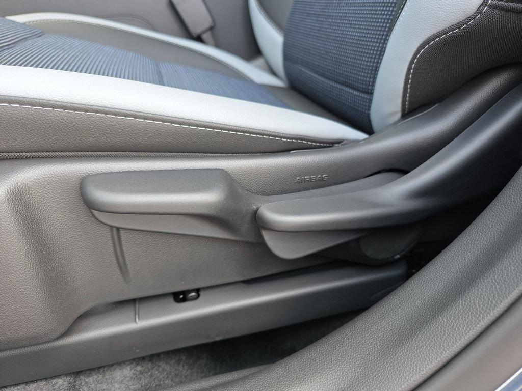 new 2025 Buick Envista car, priced at $23,785