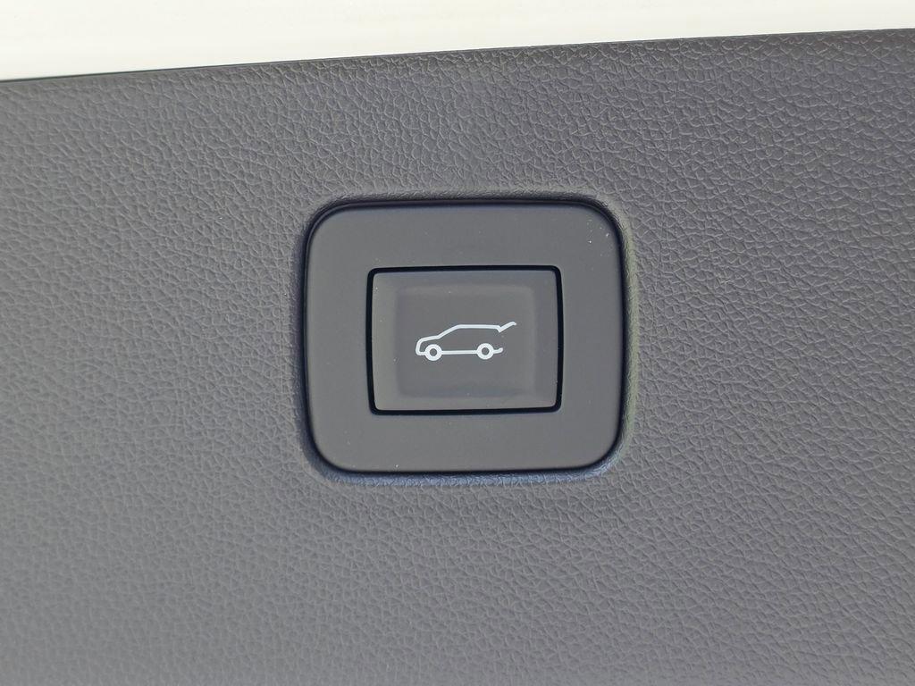 new 2025 Buick Envista car, priced at $29,225