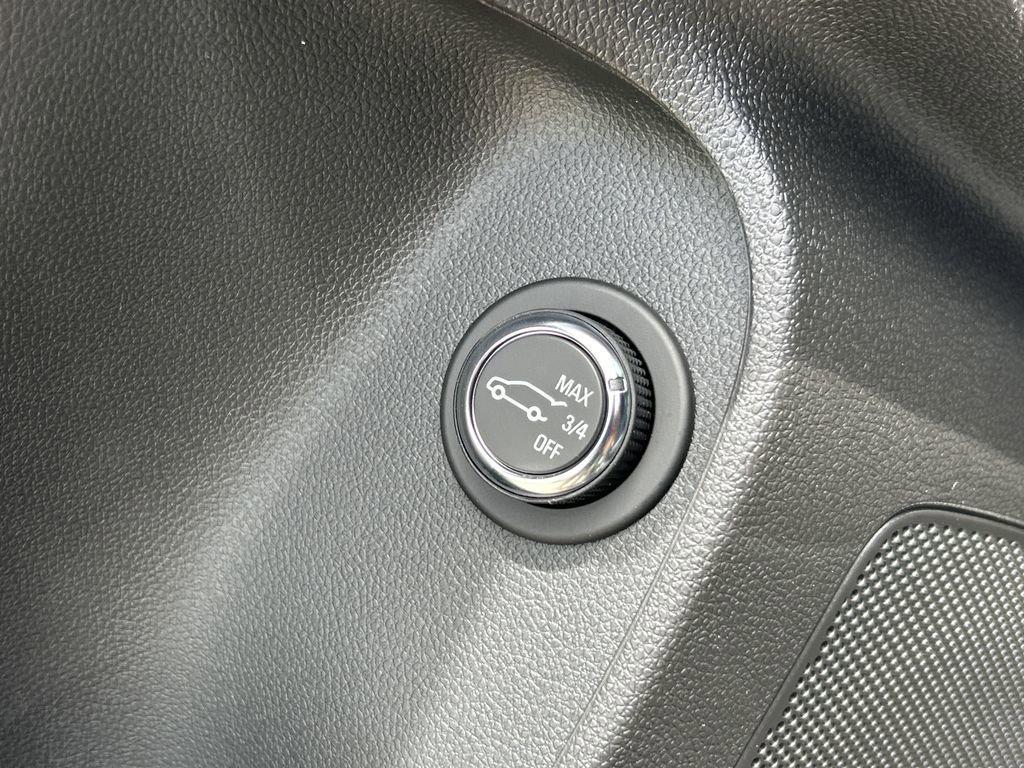 new 2025 Buick Envista car, priced at $25,415