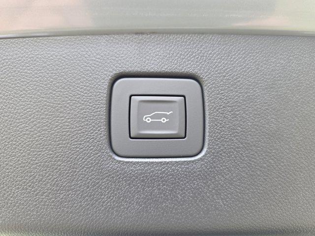 new 2025 Buick Envista car, priced at $27,875
