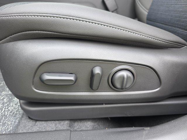 new 2025 Buick Envista car, priced at $27,875