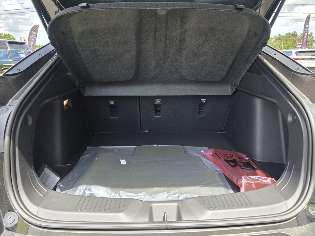 new 2025 Buick Envista car, priced at $26,430