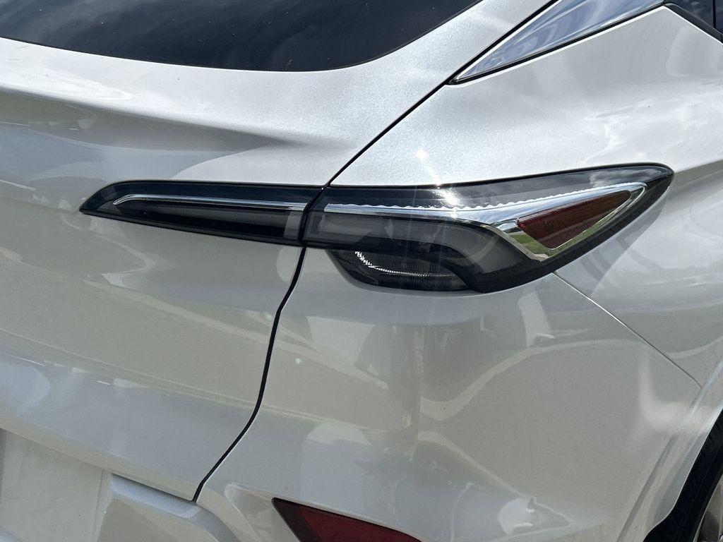 new 2025 Buick Envista car, priced at $29,185