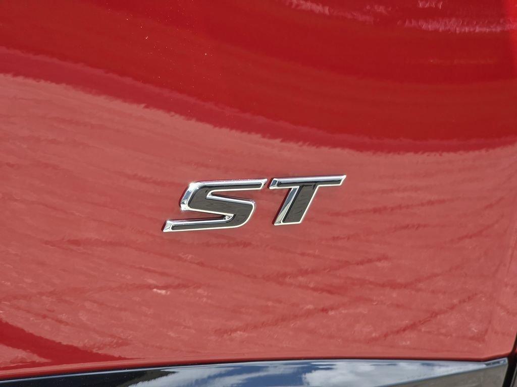 new 2025 Buick Envision car, priced at $42,385