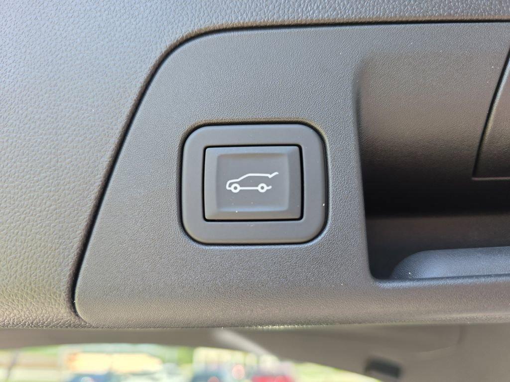 new 2025 Buick Envision car, priced at $36,390
