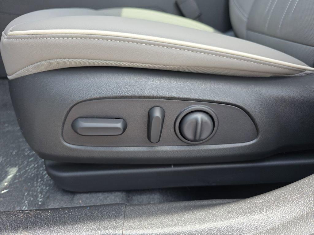 new 2025 Buick Envista car, priced at $28,390