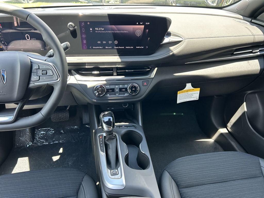 new 2025 Buick Envista car, priced at $27,915
