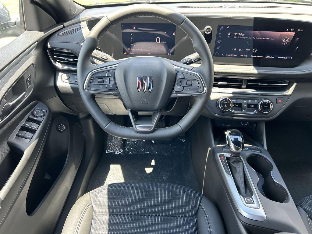 new 2025 Buick Envista car, priced at $27,915