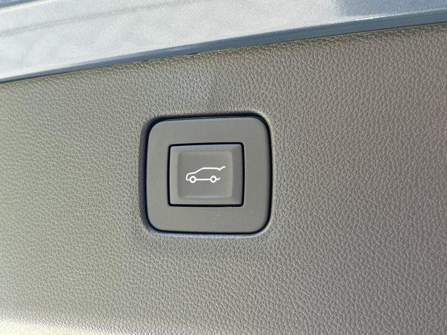 new 2025 Buick Envista car, priced at $26,775